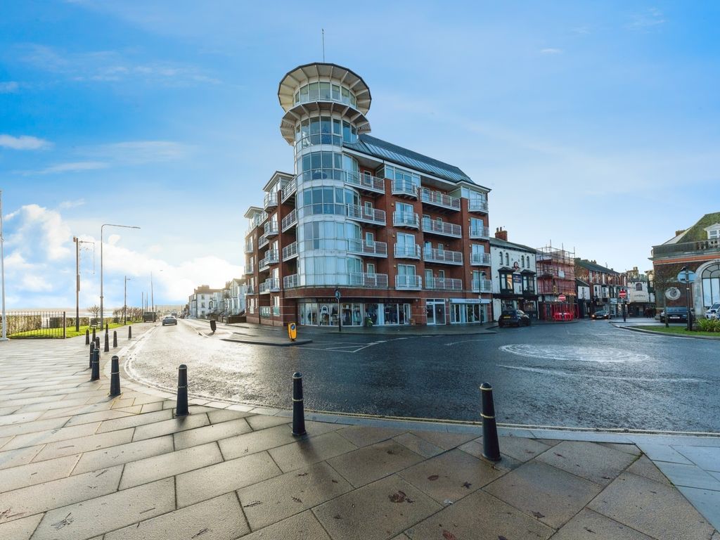 2 bed flat for sale in The Point, Sea View Street, Cleethorpes, South Humberside DN35, £200,000