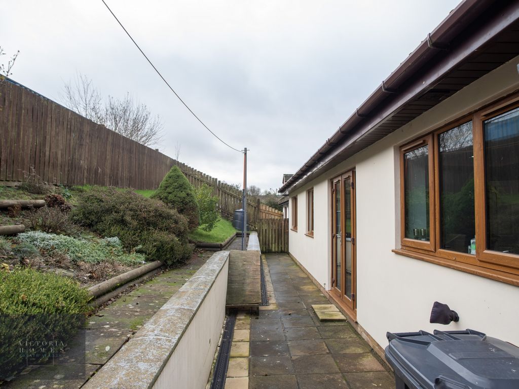 3 bed bungalow for sale in Glyn Milwr, Blaina NP13, £279,995