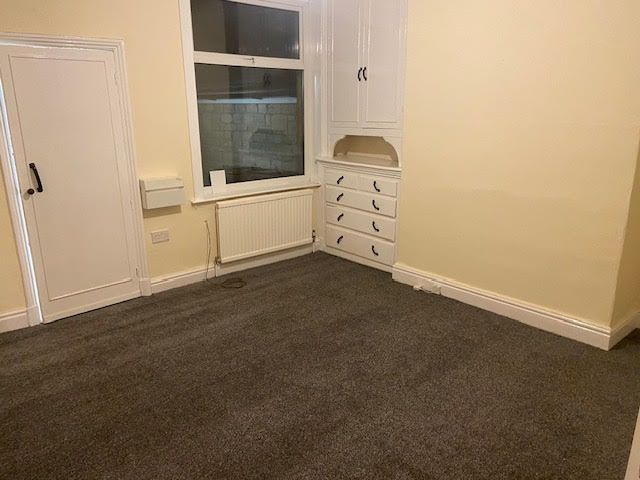 2 bed terraced house to rent in Claremont Street, Colne BB8, £600 pcm