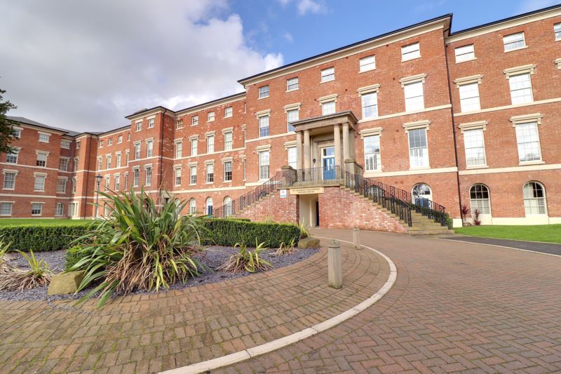 1 bed flat for sale in St. Georges Parkway, Stafford, Staffordshire ST16, £155,000