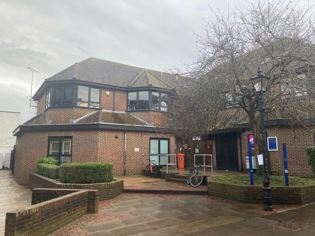 Office to let in Seymour House, The Courtyard, Wokingham RG40, £107,679 pa