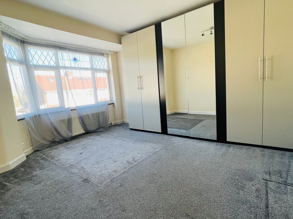 1 bed flat to rent in Francis Road, Harrow HA1, £1,300 pcm