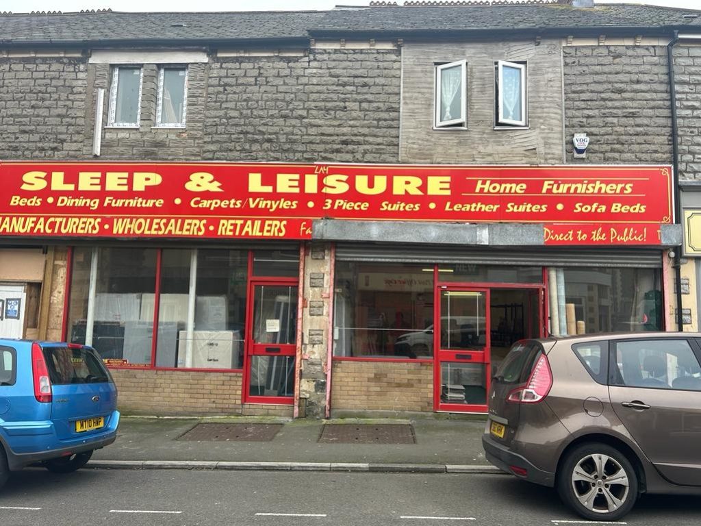 Commercial property to let in Holton Road, Barry CF63, £7,800 pa