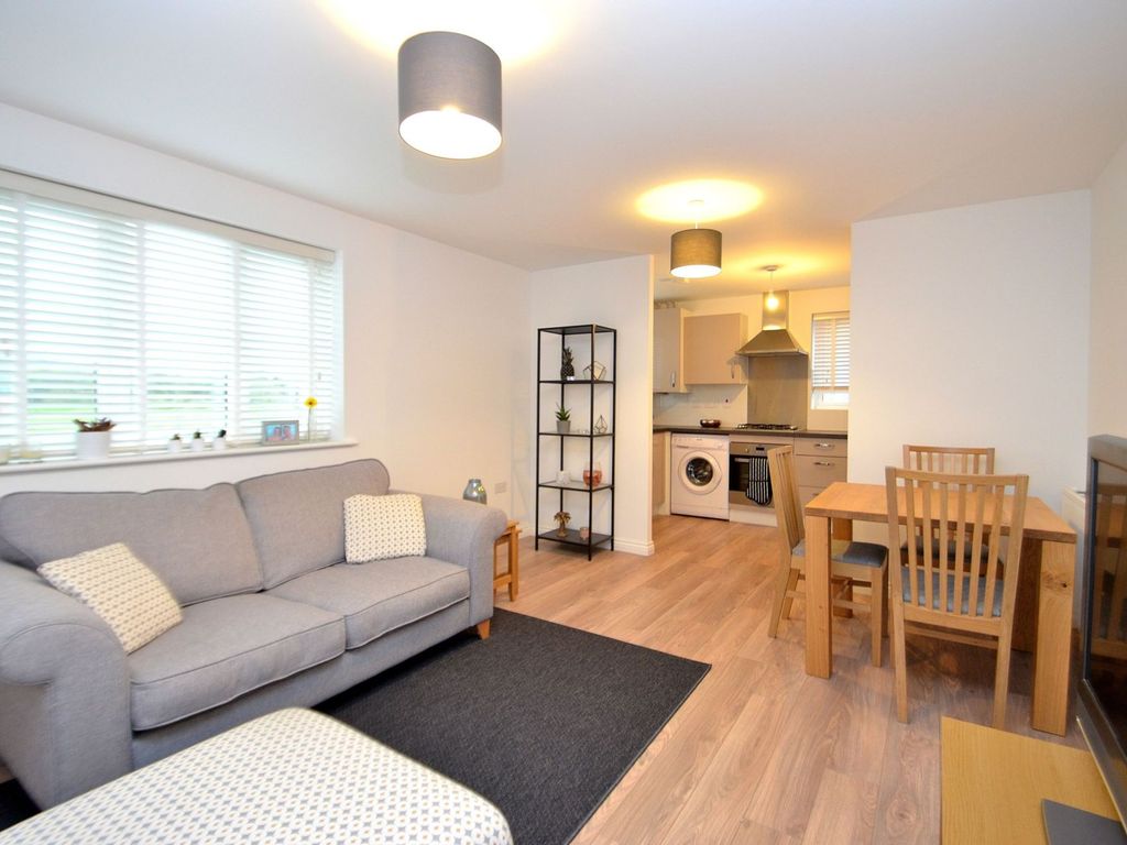 1 bed flat for sale in Antigua Way, Bletchley MK3, £180,000