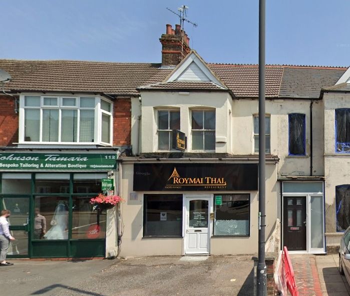 Retail premises for sale in High Street North, Dunstable LU6, £300,000