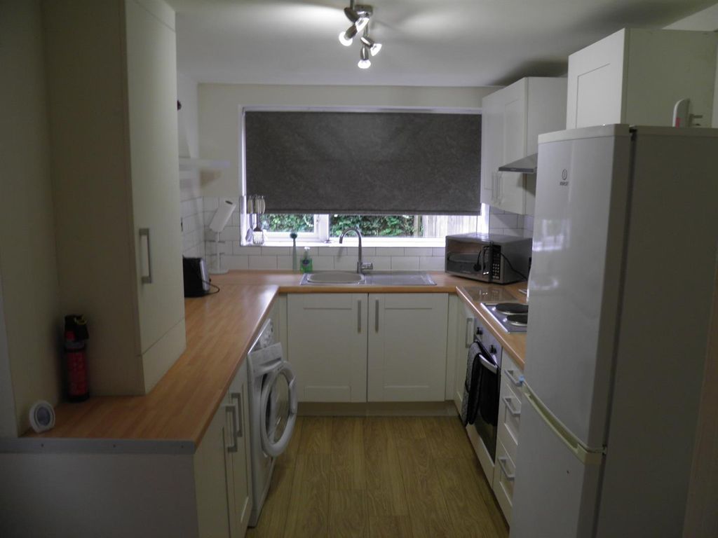 2 bed property to rent in Cromer Road, St Anns NG3, £502 pcm
