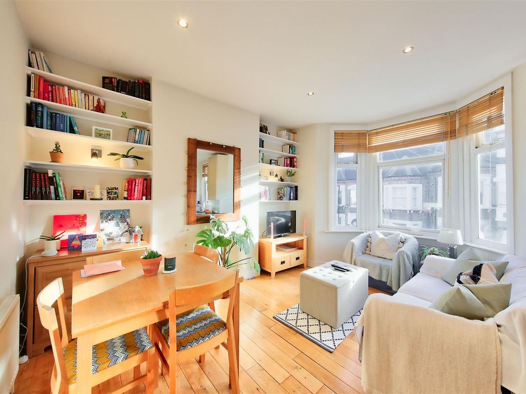 2 bed flat for sale in Craster Road, London SW2, £500,000