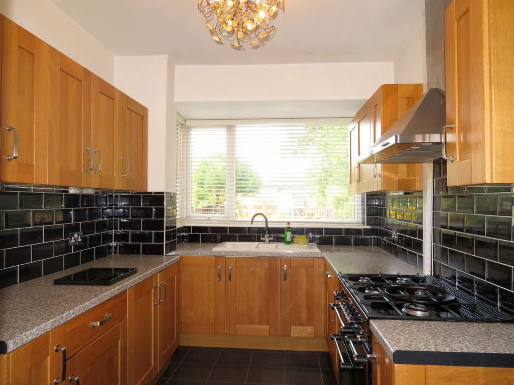 3 bed semi-detached house to rent in Lyndon Road, Solihull B92, £1,650 pcm