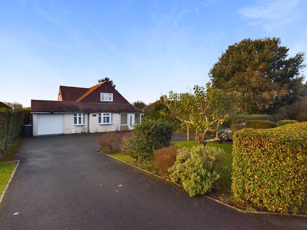 4 bed detached house for sale in Bledlow Road, Saunderton HP27, £850,000