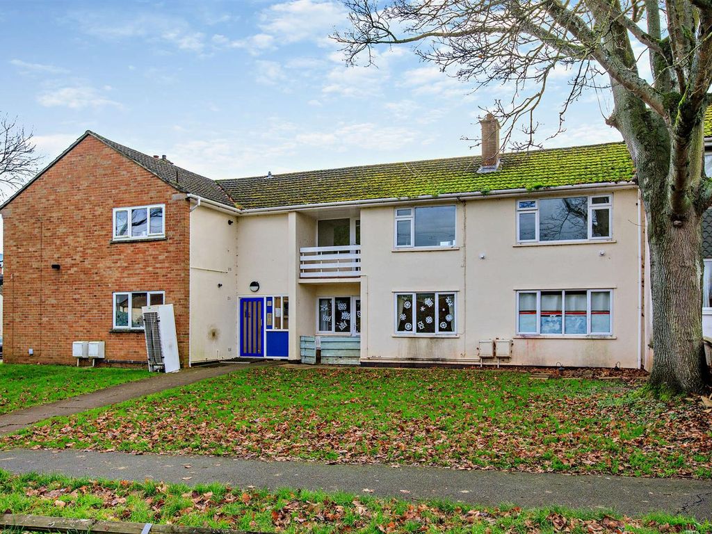 2 bed flat for sale in Cheddon Road, Taunton TA2, £115,000