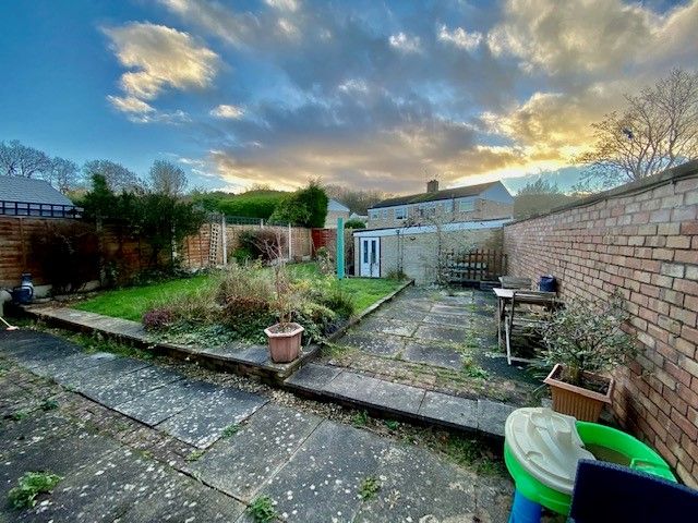 3 bed semi-detached house for sale in Bilberry Drive, Birmingham B45, £295,000