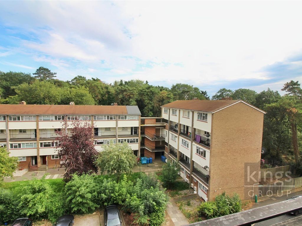 1 bed flat for sale in Hobtoe Road, Harlow CM20, £140,000