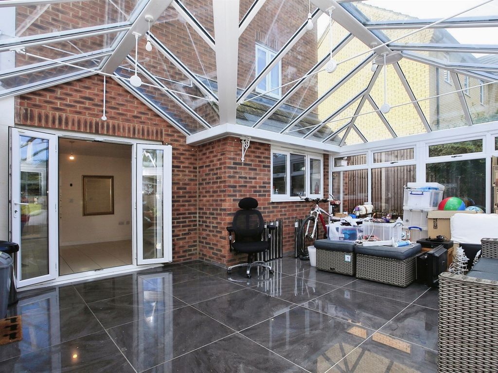 6 bed property to rent in Lares Avenue, Peterborough PE2, £1,650 pcm
