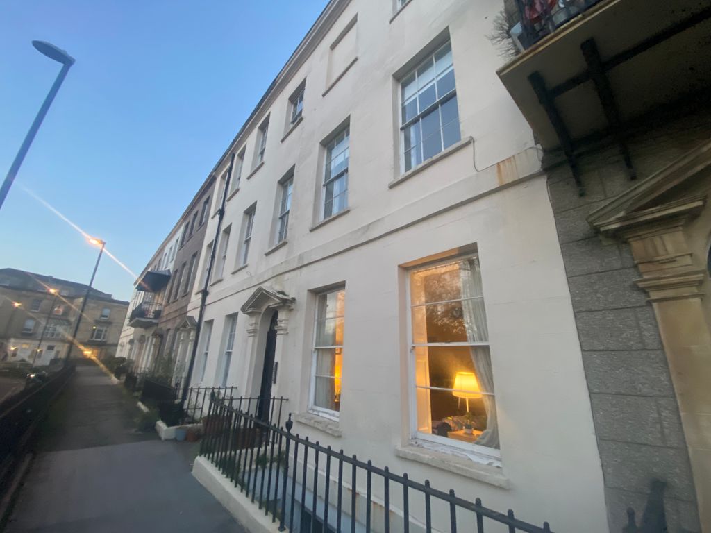 2 bed flat to rent in Richmond Terrace, Clifton, Bristol BS8, £1,500 pcm