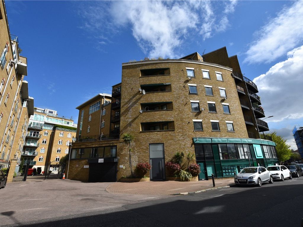 1 bed flat to rent in Tradewind Heights, London SE16, £1,400 pcm