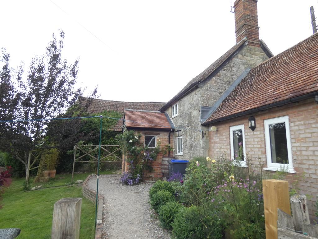2 bed cottage to rent in Dinton, Salisbury SP3, £950 pcm