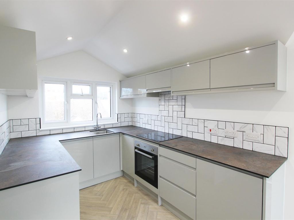 1 bed flat to rent in Dallington Road, Hove BN3, £1,350 pcm