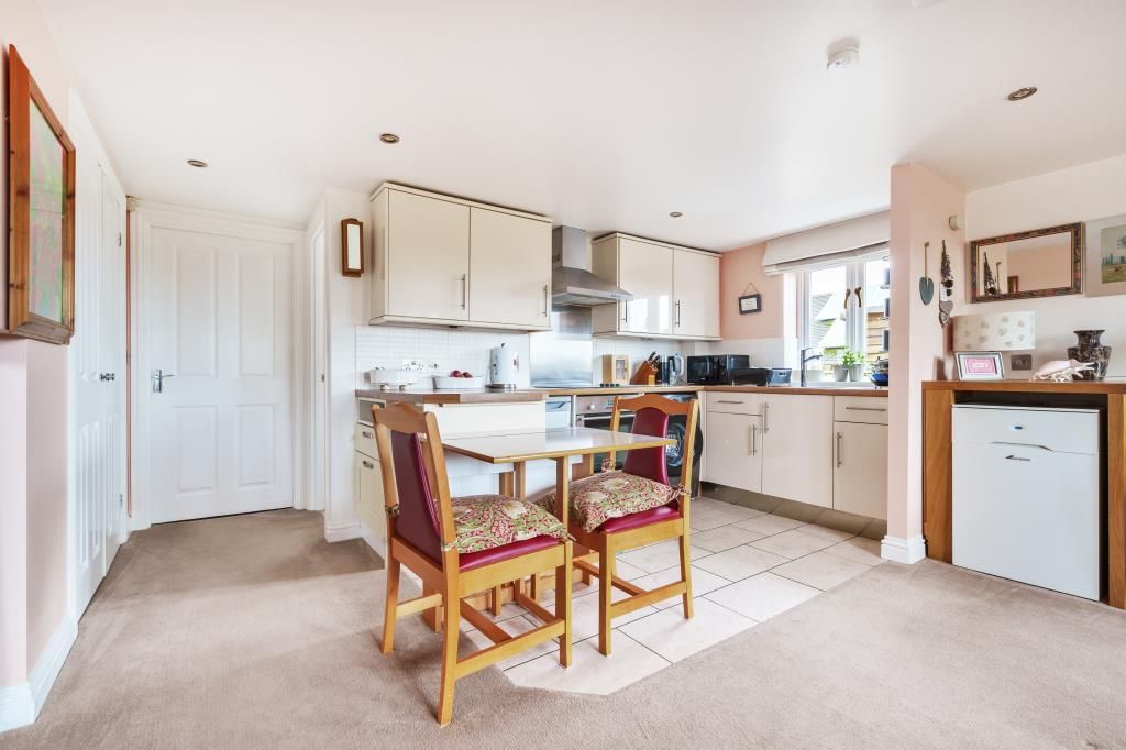 1 bed flat for sale in Enstone, Oxfordshire OX7, £170,000