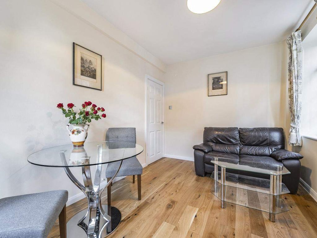 1 bed flat for sale in Abbey Road, London NW8, £500,000