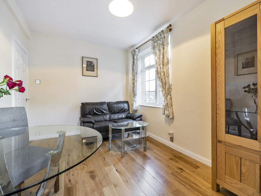 1 bed flat for sale in Abbey Road, London NW8, £500,000