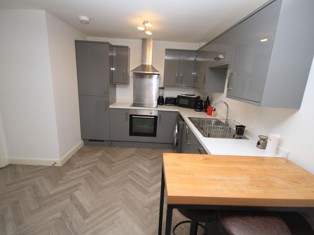 1 bed flat for sale in Dorper House, Beck View Way, Shipley BD18, £105,000