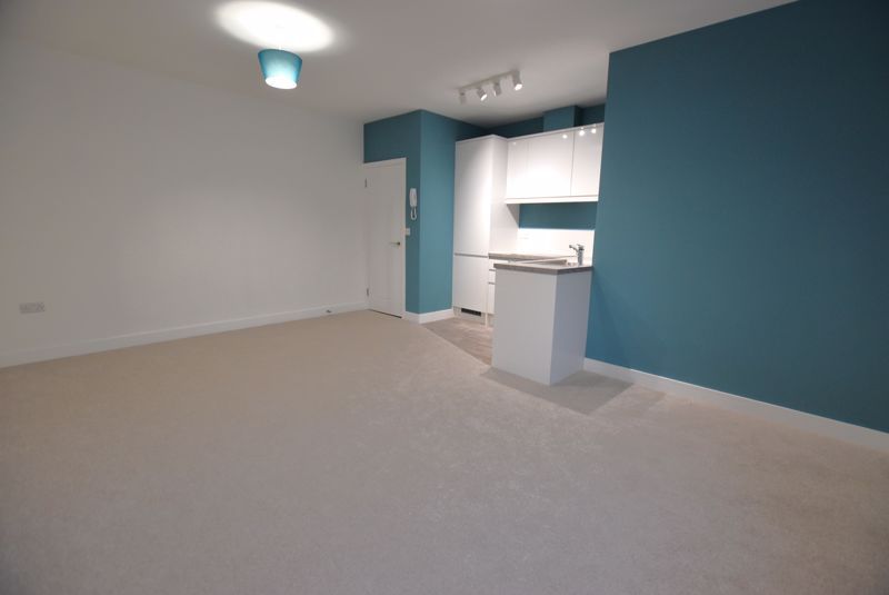 1 bed flat for sale in Wells Road, Radstock BA3, £159,950