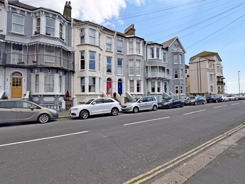 3 bed flat to rent in Park Road, Bognor Regis, West Sussex PO21, £1,250 pcm