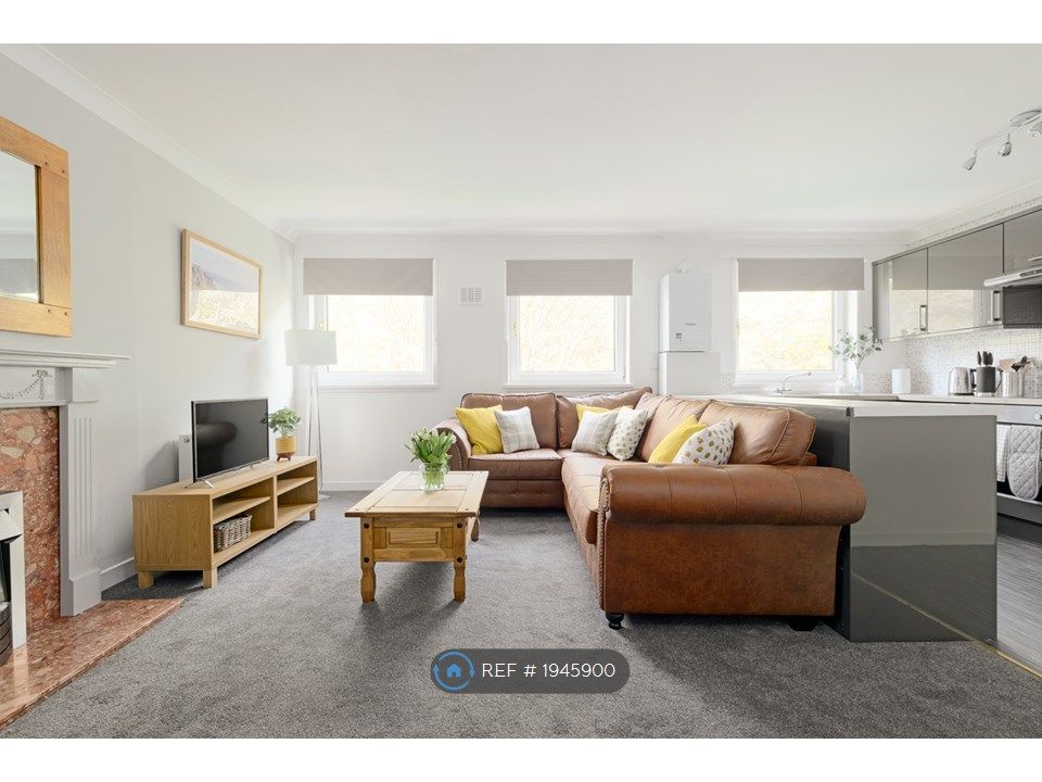 2 bed flat to rent in Marshalls Court, Edinburgh EH1, £1,690 pcm