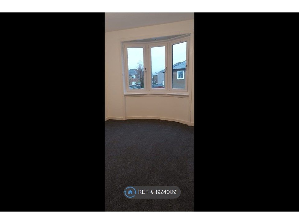 3 bed flat to rent in Hillington, Glasgow G52, £980 pcm