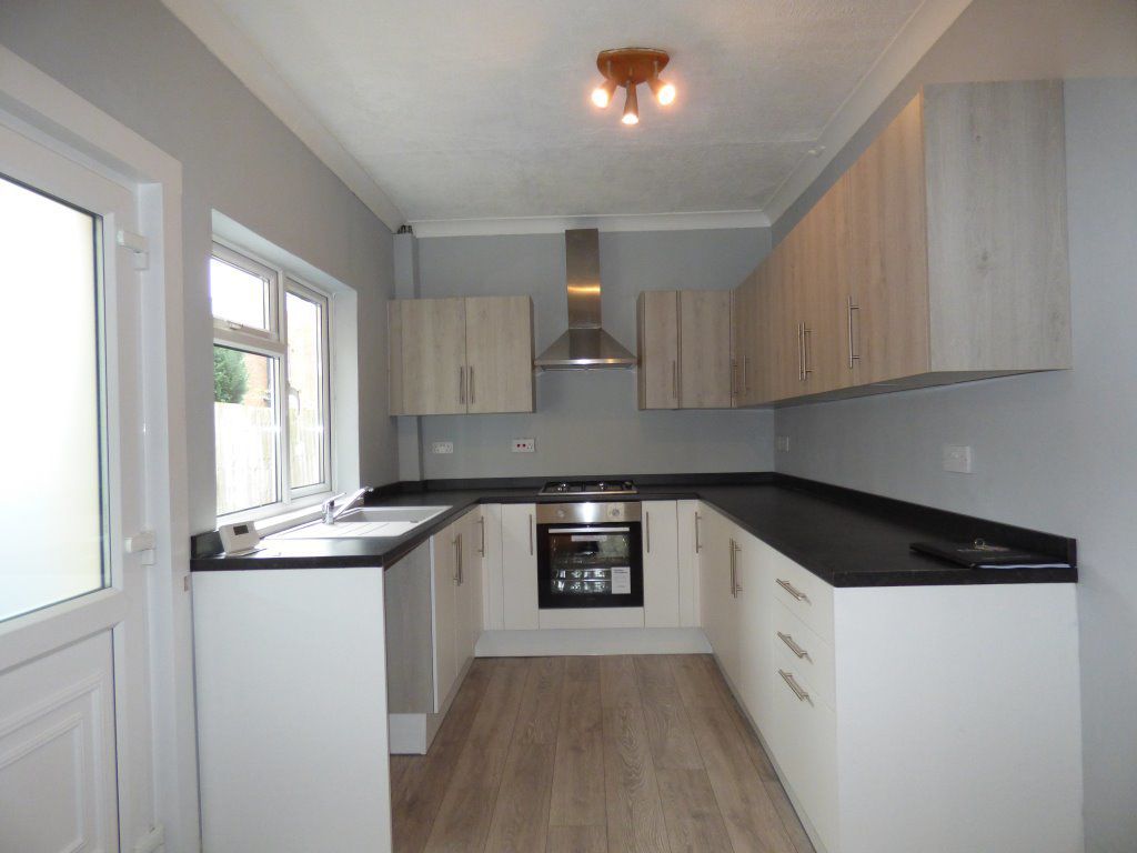 2 bed semi-detached house to rent in Bennett Street, Long Eaton NG10, £825 pcm
