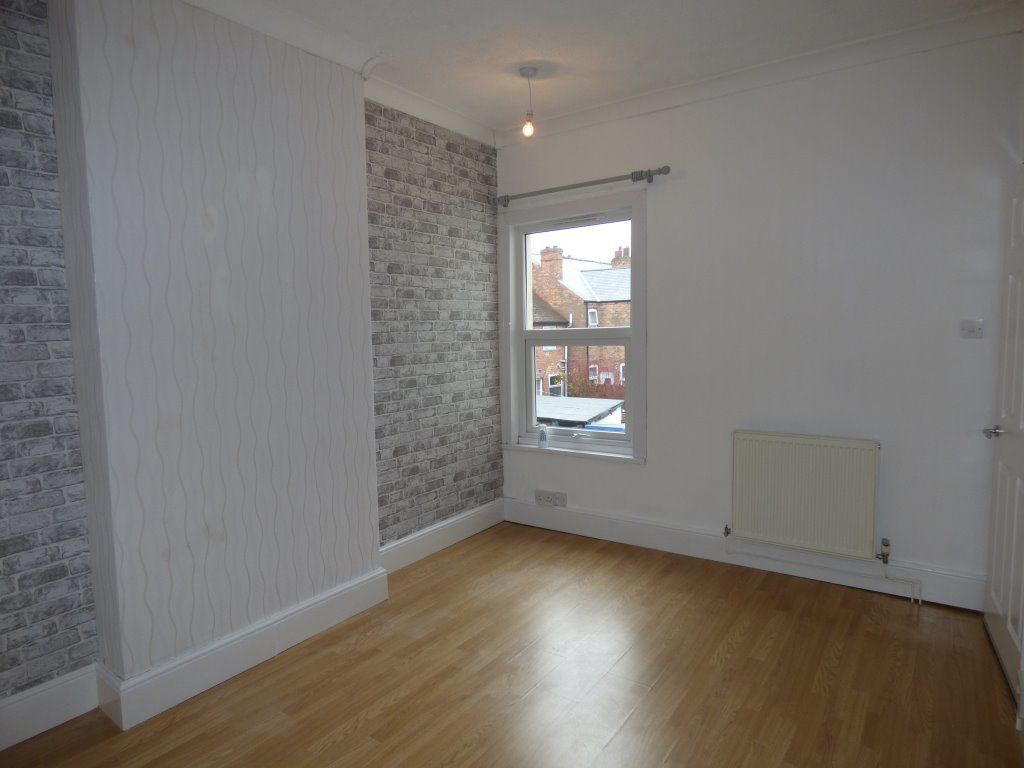 2 bed semi-detached house to rent in Bennett Street, Long Eaton NG10, £825 pcm