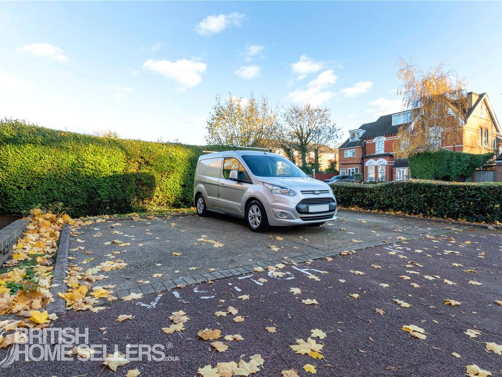 1 bed flat for sale in Overton Road, Sutton SM2, £255,000