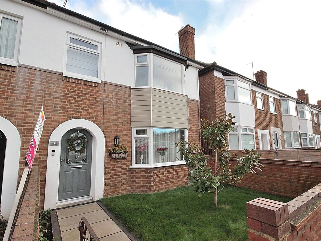 3 bed end terrace house for sale in Broad Avenue, Bedford, Bedfordshire MK42, £325,000