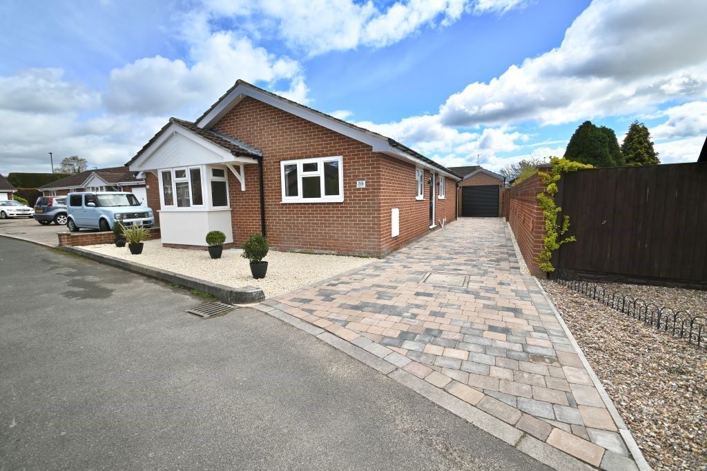 3 bed detached bungalow for sale in Clayworth Drive, Bessacarr, Doncaster DN4, £299,950