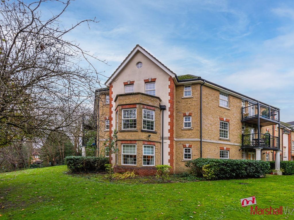 2 bed flat for sale in Fuller Close, Bushey WD23, £400,000