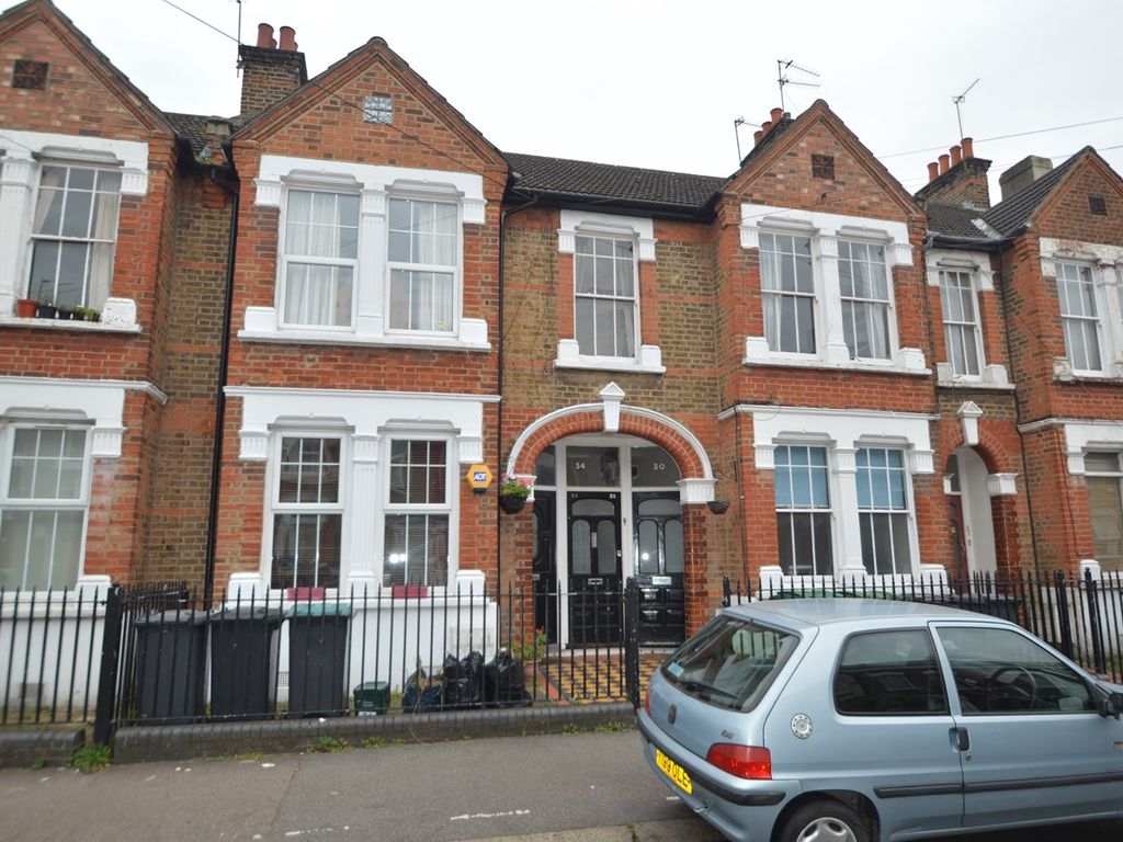 2 bed flat to rent in Grove Road, London N15, £1,400 pcm