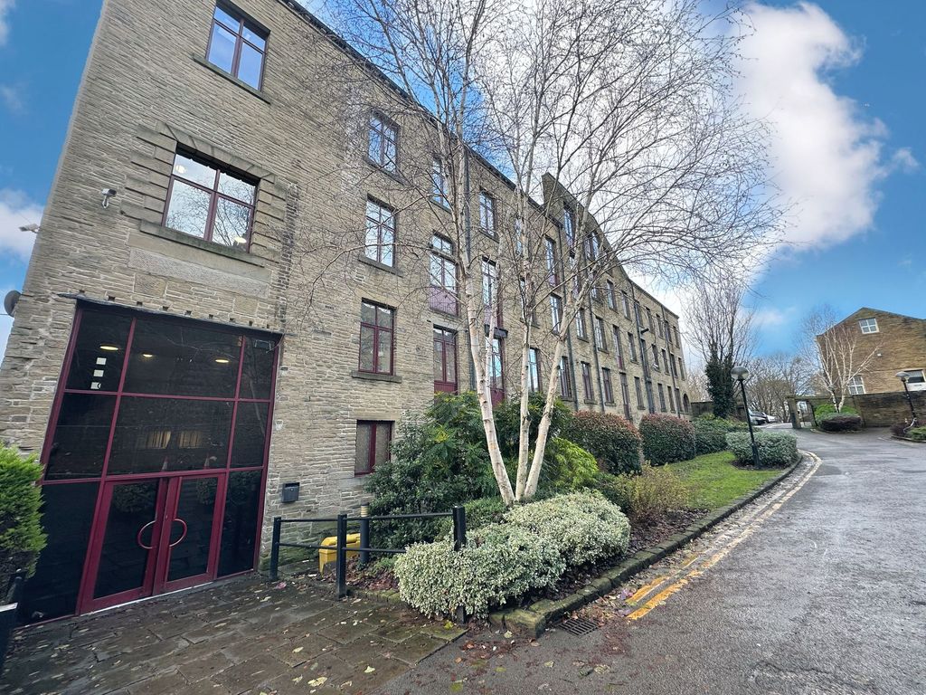 2 bed flat for sale in Garden Street North, Garden Mill Garden Street North HX3, £87,500