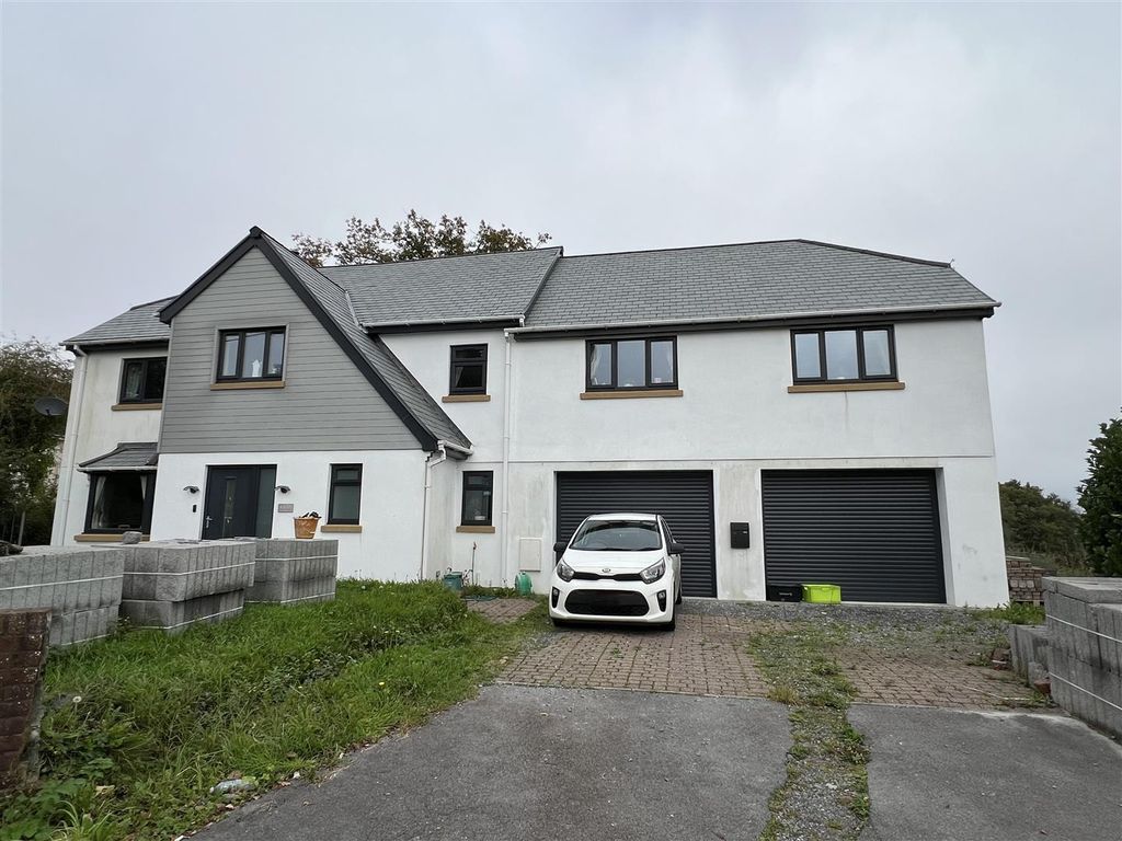 6 bed detached house for sale in Hendre Road, Capel Hendre, Ammanford SA18, £575,000