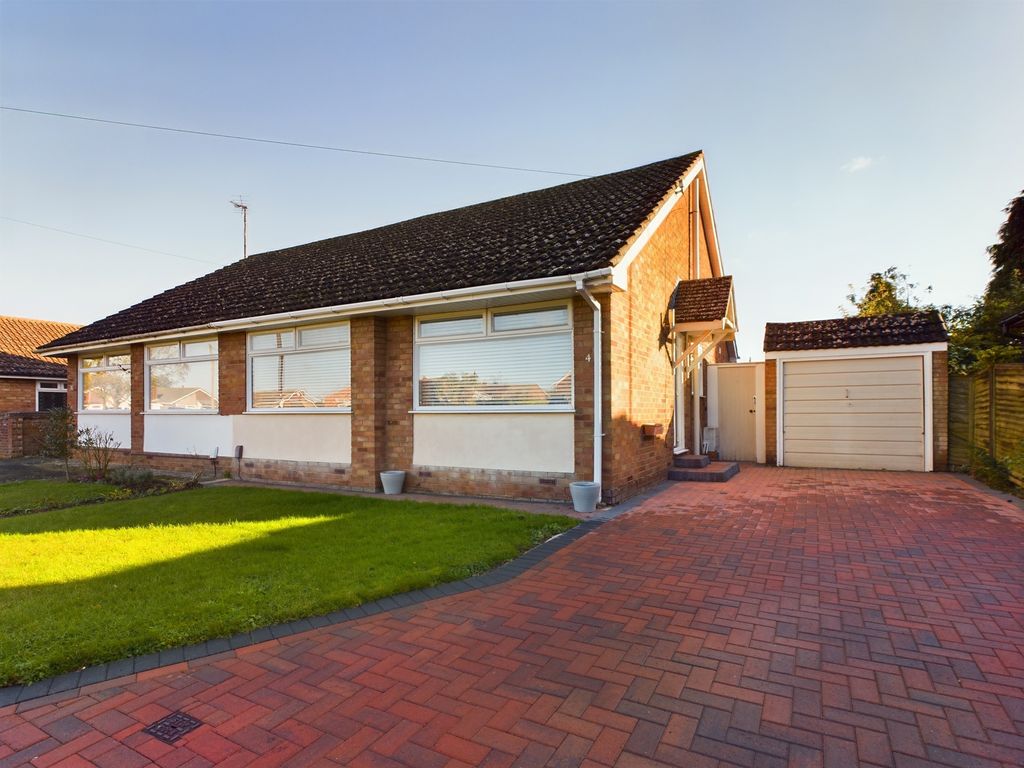 2 bed semi-detached bungalow for sale in Youngman Close, Histon, Cambridge CB24, £425,000