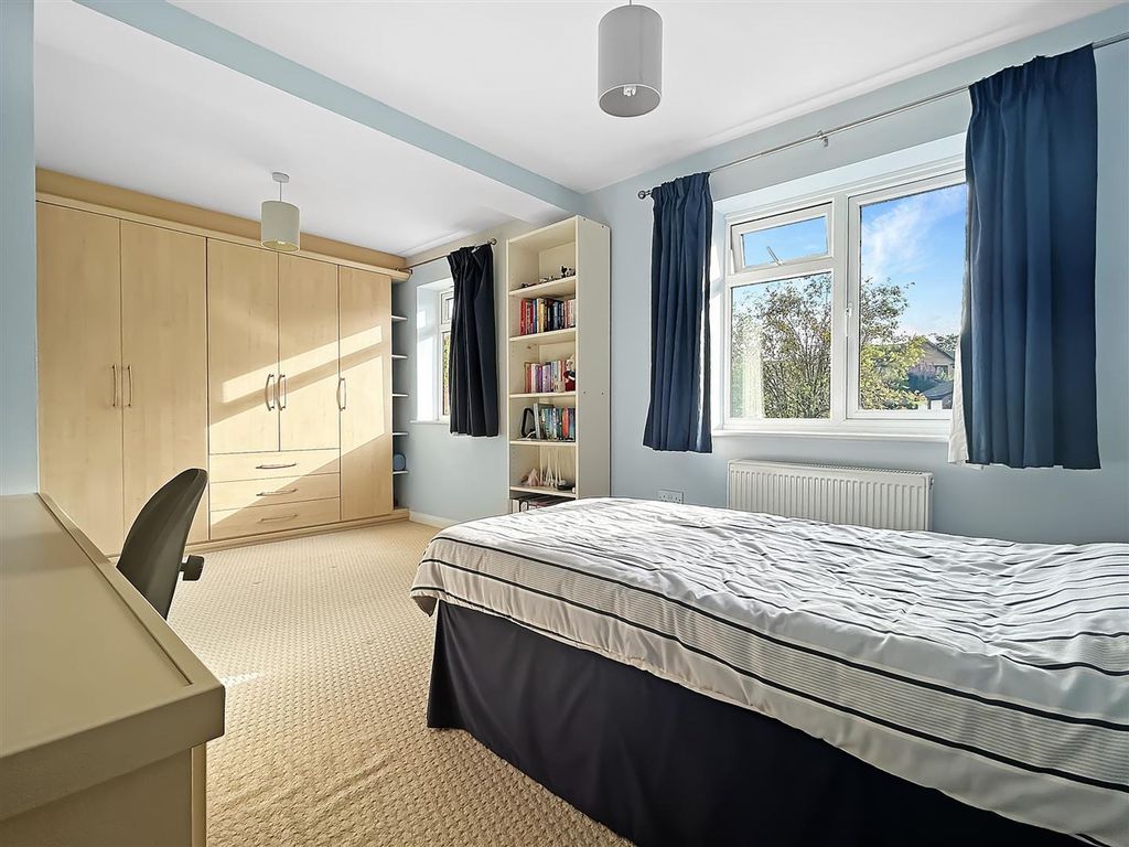 5 bed detached house for sale in Juniper Drive, Allesley Green CV5, £540,000
