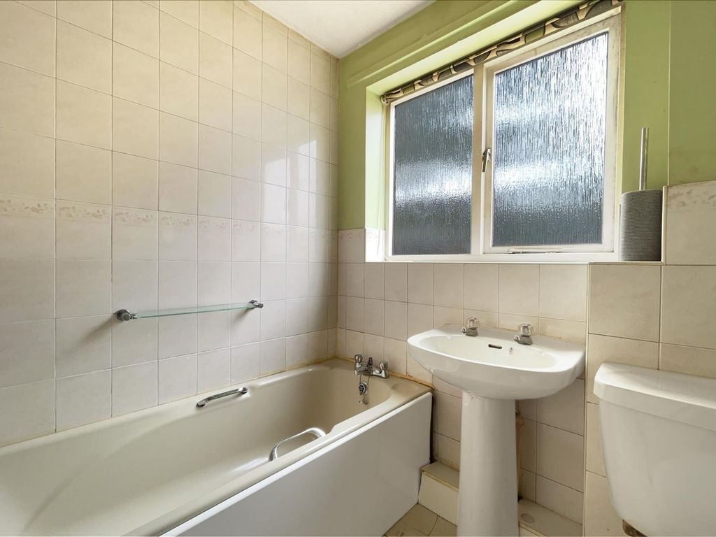 1 bed flat for sale in Bowls Court, Coventry CV5, £99,950