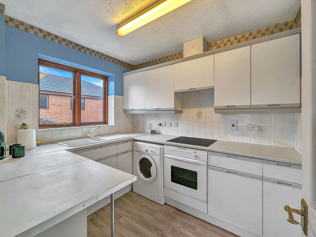 1 bed flat for sale in Bakers Lane, Coundon CV5, £112,000