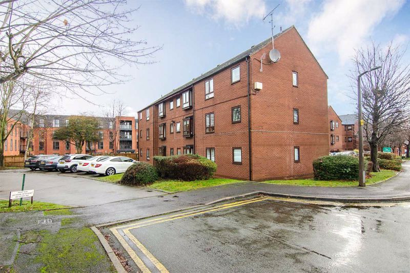 1 bed flat for sale in Mercian Court, Maxwell Close, Lichfield WS13, £80,000