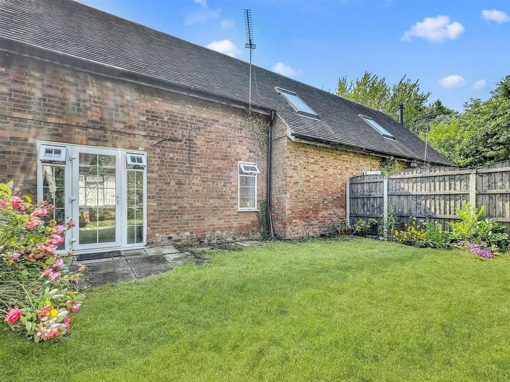 2 bed barn conversion for sale in Brinklow Road, Ansty CV7, £245,000