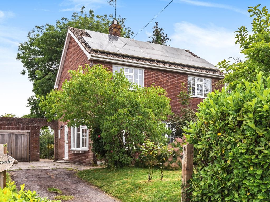 3 bed detached house for sale in Vicarage Lane, Frampton On Severn, Gloucester, Gloucestershire GL2, £650,000