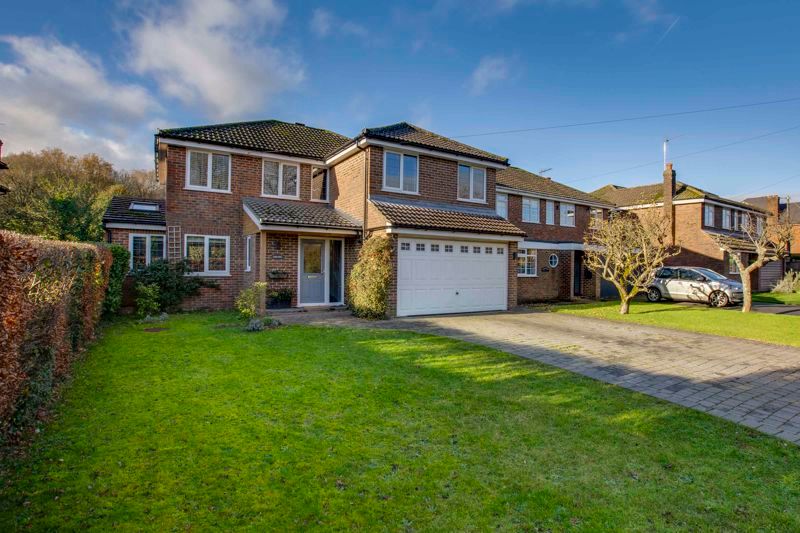 4 bed detached house for sale in Downley Road, Naphill, High Wycombe HP14, £875,000