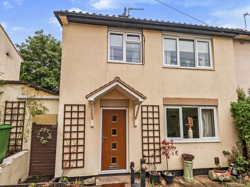3 bed semi-detached house for sale in Alandale Road, Bradley, Huddersfield HD2, £160,000