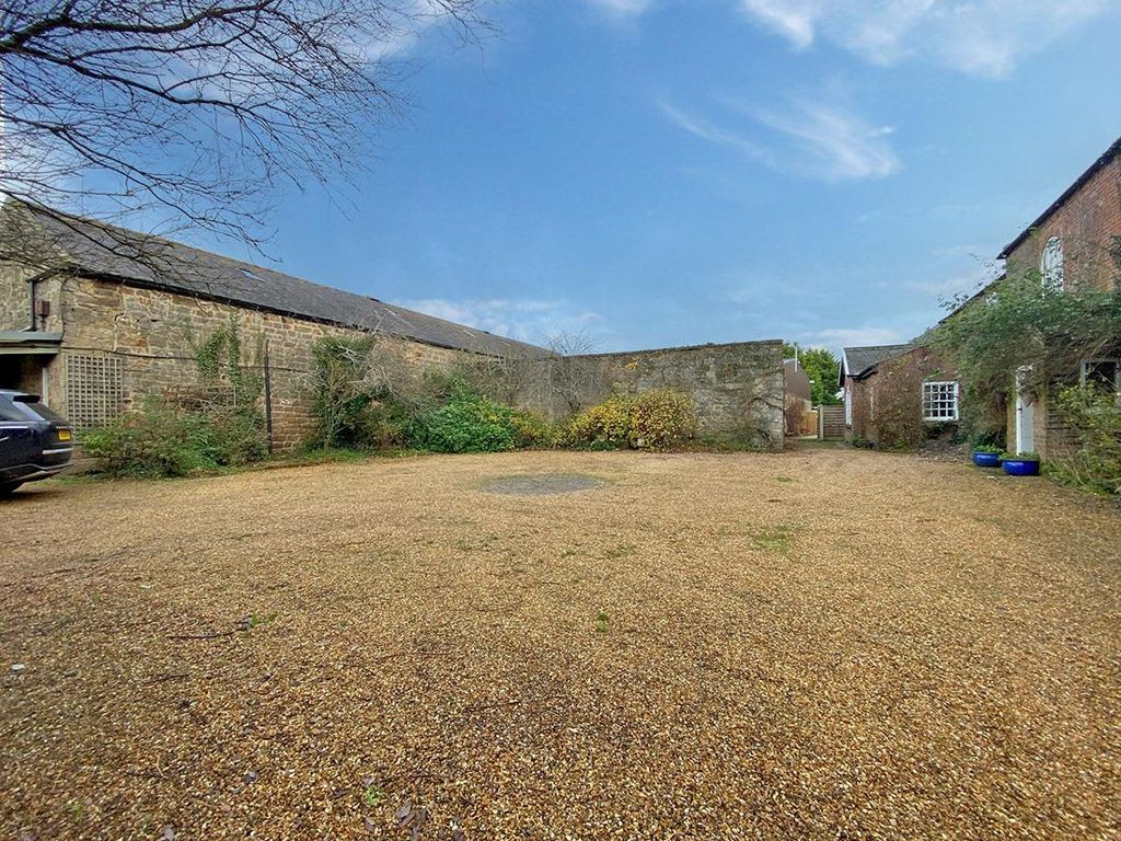 6 bed property for sale in Bishop Thornton, Harrogate HG3, £1,100,000