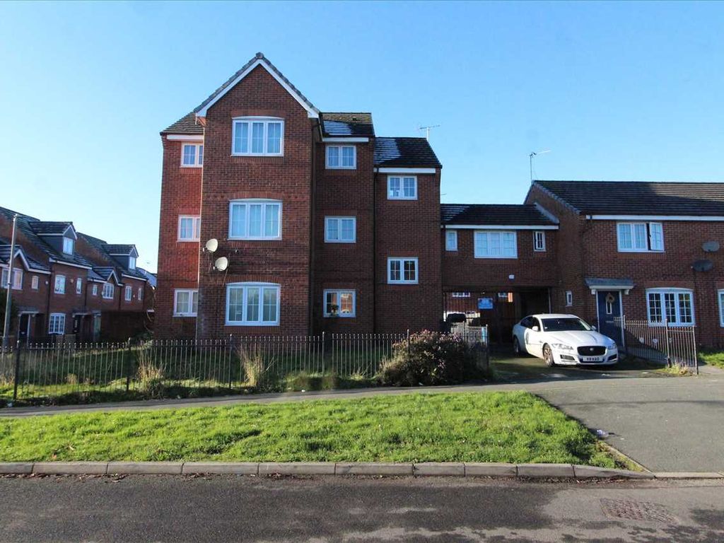 2 bed flat for sale in Overton Close, Kirkby, Liverpool L32, £55,000