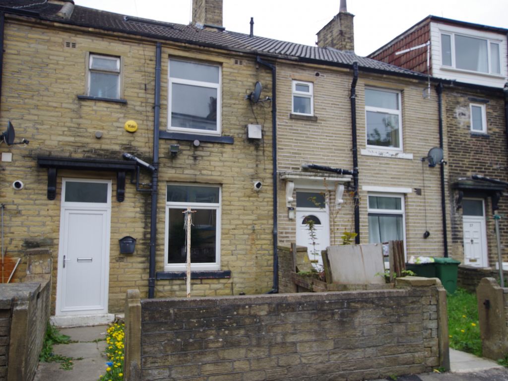 2 bed terraced house to rent in Cambridge Street, Great Horton, Bradford BD7, £850 pcm